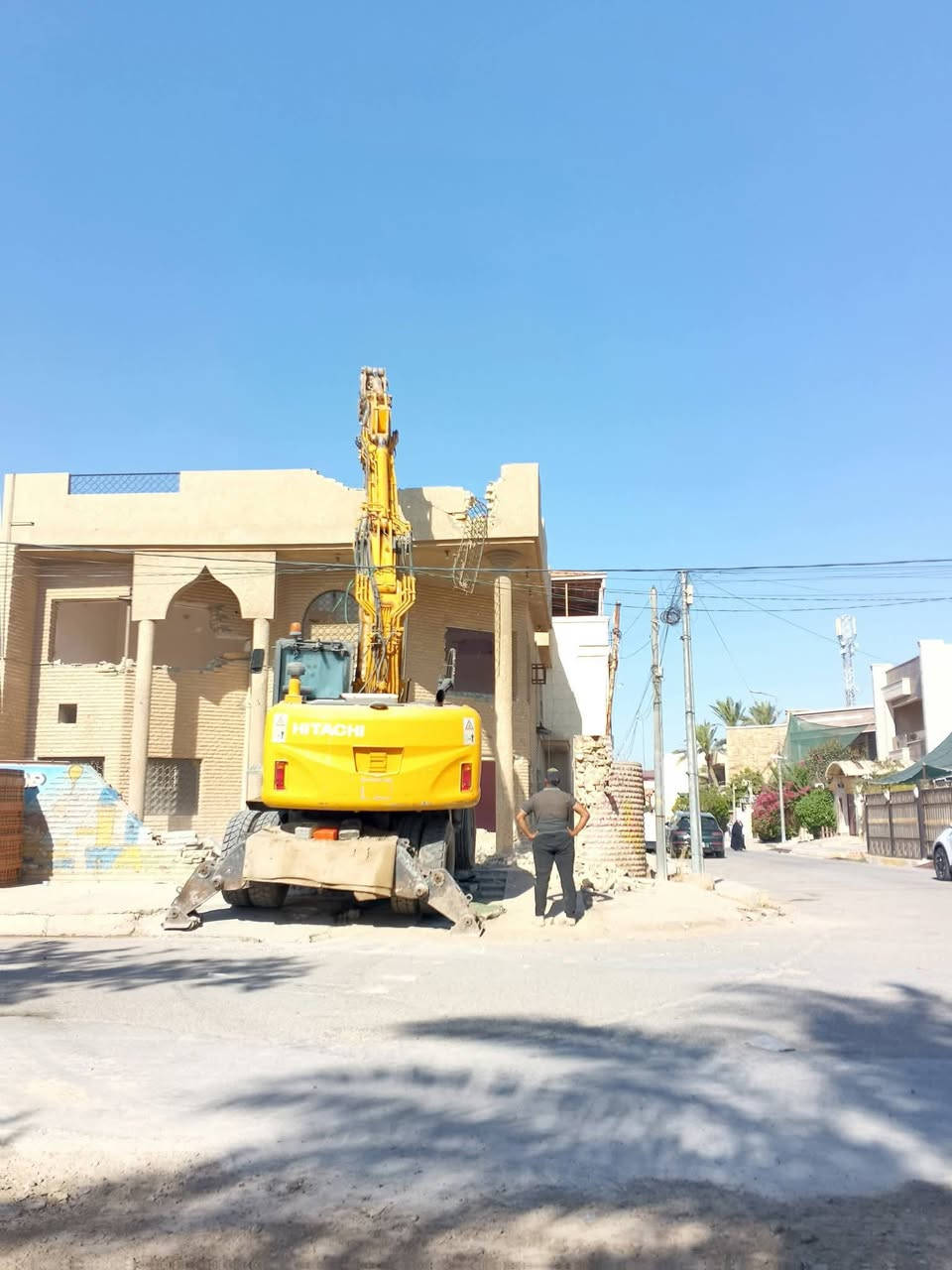تفليش الدور والبنايات القديمة  بموادها يعني ما اخذ فلوس بس المواد ورفع الأنقاض وحدل وسبيس  في كافة أنحاء ديالى للتواصل : ‏‪ ***********
