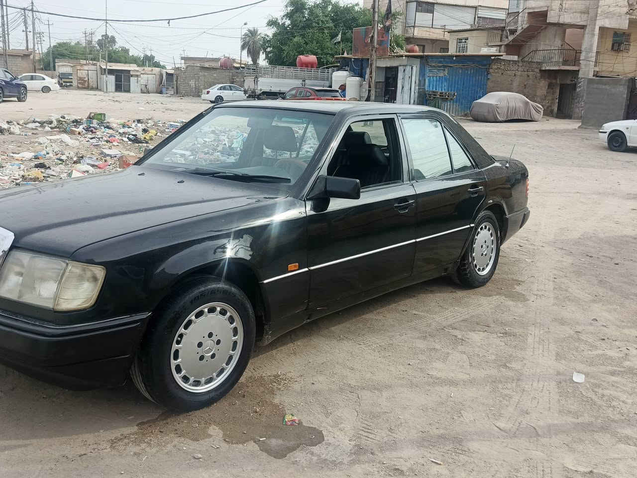 السلام عليكم سياره مارسدس دب موديل 1987 سياره جاهزه كبل للشارع كير ومكينه كلش جدد مكان السياره كربلاء تحويل مباشر مراوس حسب القناعه السعر 48 وبيهه مجال ***********
