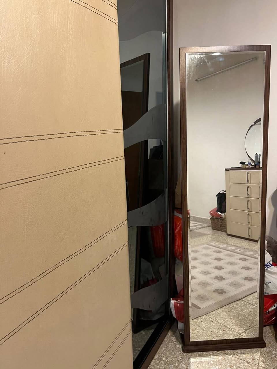 ***********
غرفه تركي ٦ قطع من شركة العالميه كلش ثكيلة وياهه الدوشك هدية سعر مناسب عنوان بغداد الحارثية
