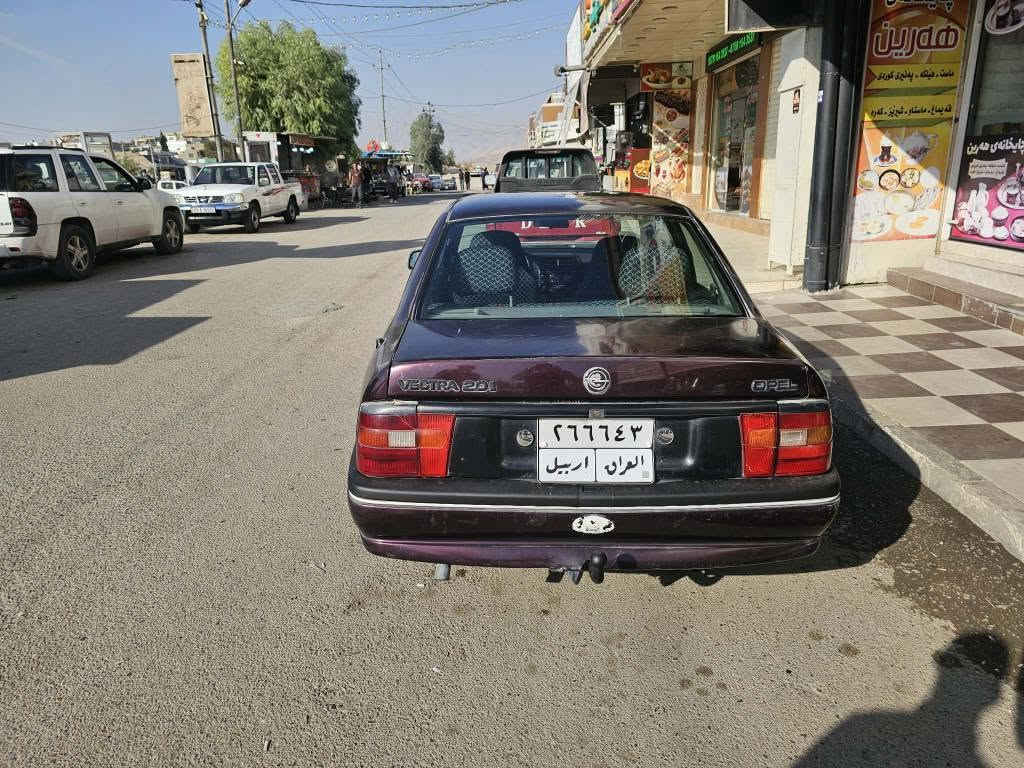 اوبل فيكترا • ١٩٩٣ • اوتوماتيك