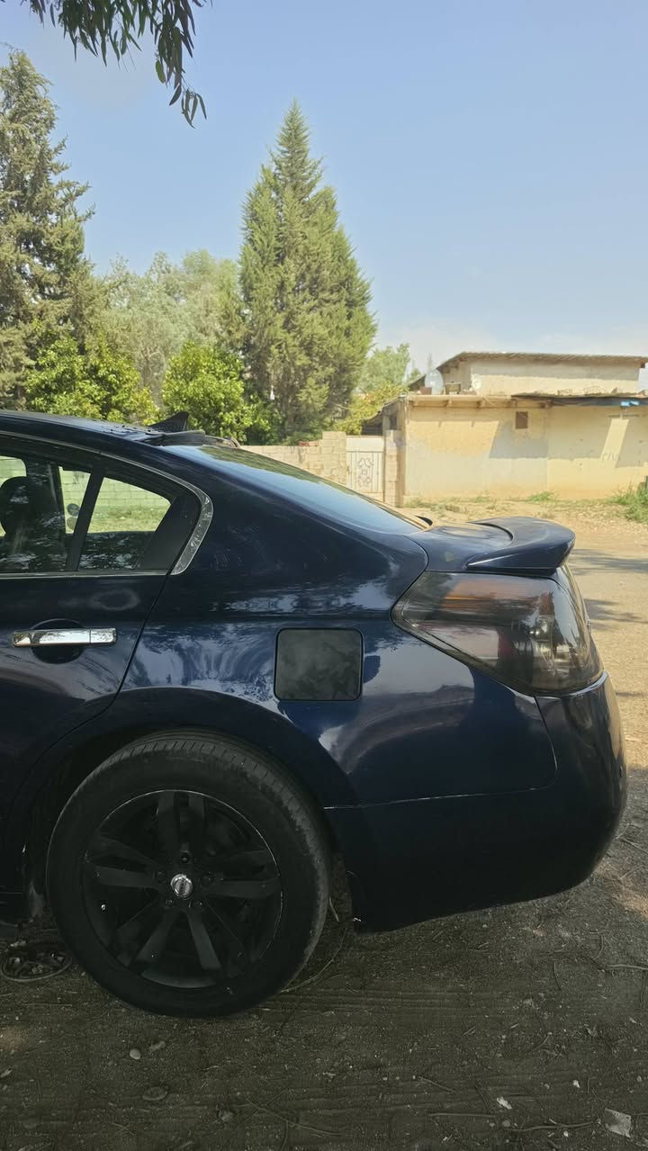 نيسان التيما ٢٠١٢
اقره التفاصيل كلش زين فدوه اروحلك مو تدخلي تگول شبيها مابيها راح اذكر كلشي بالتفصيل الممل
⛔️ للبيع او مراوس بشي احدث وانطي فرق واذا مراوس بعد احسن ⛔️
نيسان التيما ٢٠١٢ كندي
الممشى 149 الف ميل
مبدئيا السياره حزام وبيها بطانه تعديل وشي قليل من الشاصي ابد ما مأثرة بشي
گير محرك تبريد بالشرط اله مجمدة
حدادية امامية وخلفية كلها جديده بس دبل الخلفي اليمين بي طبه من تنزل من طسه اذا تضربها بسرعه شويه
مشط ستيرن جديد وكالة ووصل ضمان بعده
منضومة بريك ودهن بريك ودسكات جديده دبل لينك
لدات صفرة نضامية يسويلك الليل نهار
فيت بمب وفلتر داخلي جديد اصلي
السيارة بصمة وبصمة صندوق ( ماكو تشغيل عن بعد )
البنيد جان عليها لزگة وميته عالبنيد وشلتها وصبغ البنيد تعبان
الصندوق جارد
باب خلف السايق بي جراد
السقف بي جراد وملزوگ لزگة واللزگة منتهيه عليها بس لا مصبوغه ولا قطرة تعديل ولا معجون بالسقف
مثل ما ذكرت السياره حزام بيها جاملغين اماميات وحده صبغ وحده تبديل وباب السكن مصبوغ والصندوق مفتوح واتصور البنيد مبدل وبعد شويه شخوط وبالنهاية هي حزام ابيعها
حساس الاوكسجين الثاني ميشتغل
حساس الاوكسجين الاول بي ملاحظة بسيطه بعدين افهم المشتري عليها
الجكمجه قفلها مو مضبوط مرات تفلت تنفتح من وحدها
مشدود الها رادار خلفي مال رجوع
الجامة الي خلف السايق ماتنزل
المراية مال سكن مبدلة مو بلادية
الزجاج الامامي بيها فطرين
المراية الوسطية بيها كسر بسيط بس واضحة الرؤية
بيها مسفاير مرات بالخانة الاولى البارحة شديتلها مجول جديد بس الضاهر مارهمت الها ١٠٠%
مشدود للجامات عزل حراري مرتب
مداريها دهن اصلي وكالة وما اعبر عليها زايد
هزه بعدلها ماخلصانه
سنوية 2030
سيارة مال بيت ومال جناي نضيفة مرتبه تاخذها تترحملي عليها

السعر 77 وبيها مجال زين للشراي واليجنيها
رجائا لتكسر بالسعر كاتب بيها مجال واذا ماتعجبك علق بكلمة طيبه مثل وجهك الطيب لأن مثل ما ذكرت اريد احدث وابد ما متوازي عالبيعه ولا محتاج فلوس ولا متوازي ولا كلاوات المعارض والجمبازية
مكان السيارة كركوك قضاء الدبس
تحياتي للجميع 💚
للتواصل واتساب ***********
