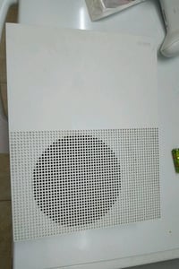اكس بوكس ون اس كامل لا مفتوح ولا مصلح ويده اصلي مستعمل قليلل تقريبن 4ا...