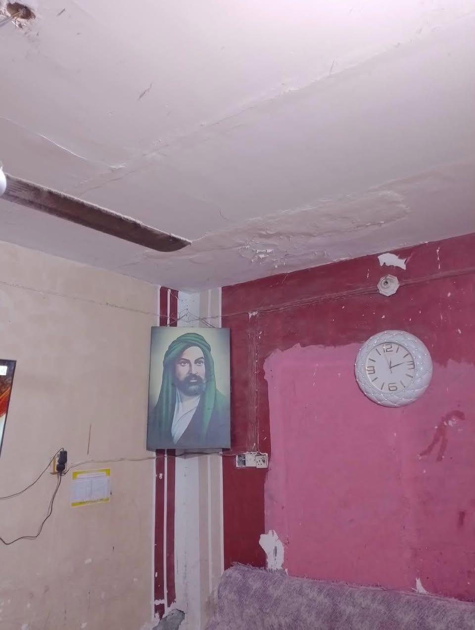السلام عليكم  بيت طابو للبيع المساحه 180 متر الموقع حي المدني مجاور مدرسه محمد باقر الصدر ومدرسه الفرات
*********** السعر مالته مناسب
