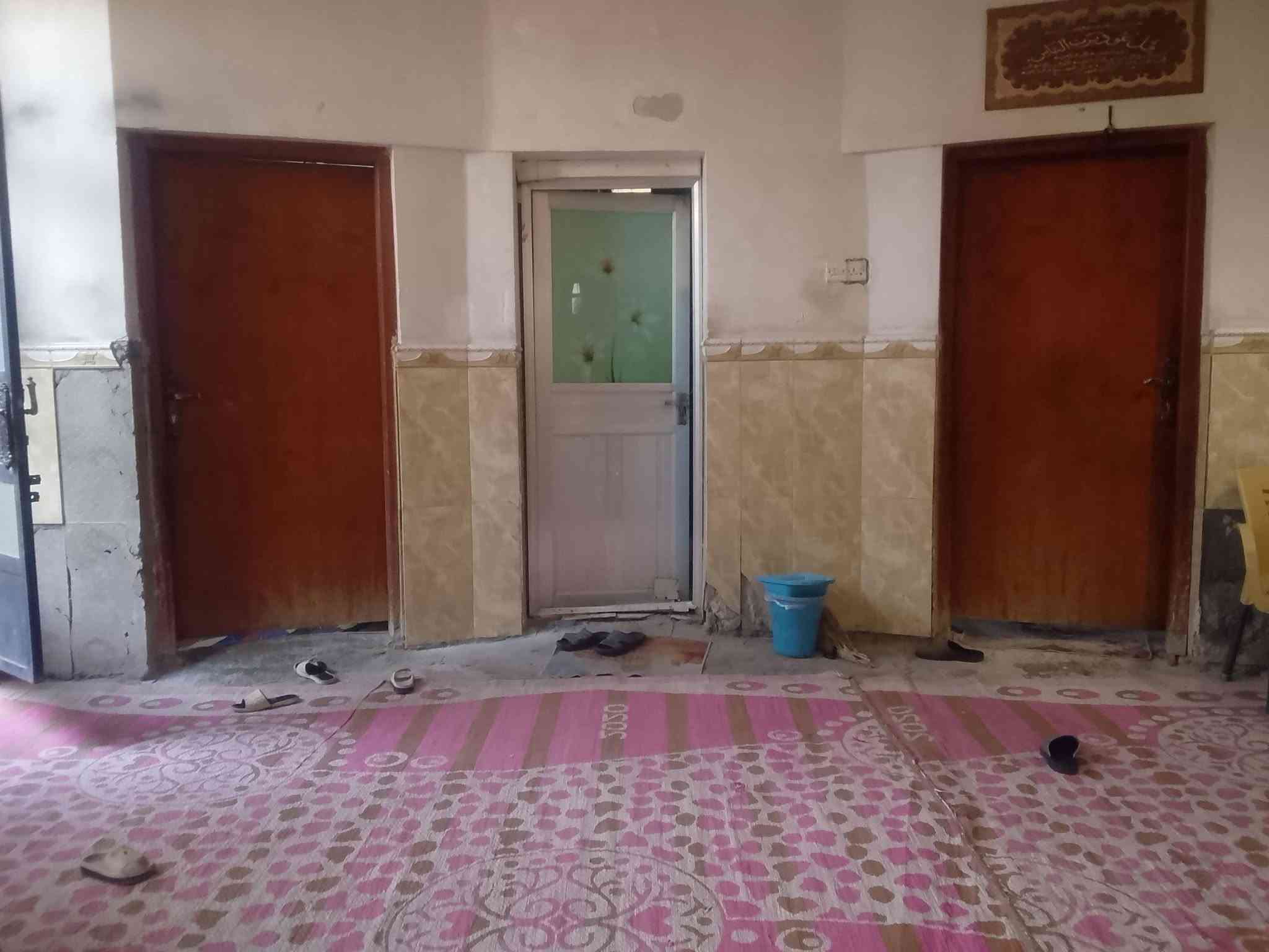 بيت للبيع طابو صرف 🏫
مساحه 150 متر 

متكون من طابقين 
طابق الاول 
غرفتين نوم  و صاله و حمام و منور داخل الحمام
و صاله و منور 2
الاستقبال و مطبخ 

طابق الثاني 
غرفتين نوم و حمام و صاله 

الاستفسار خاص 

بغداد جسر ديالى القديم نهايه شارع المصرف 

واتساب ***********
