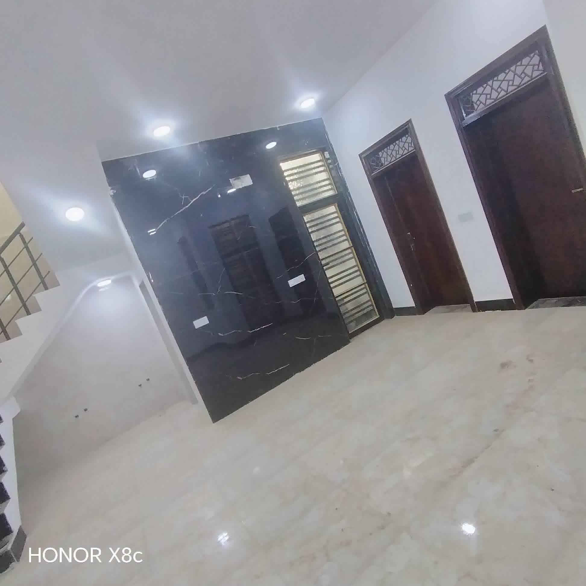 🏡دار للبيع🏡
المساحة: 150 متر مربع
✅ #طابو_زراعي_سند_25_أقرار_محكمه
السعر: 58 مليون  (مع المجال)
الموقع: النجف شارع الصب عمود 335 #ألخط_ألاول

مواصفات البناء:
غرفتين نوم وصاله ومطبخ واستقبال حمامات داخليه وخارجيه وكراج 
بناء مرتب (أساس + سقف كونكريت + طابوك)
أرضية بورسلين أبو الـ 60

الخدمات:#بعد_عن_سوق_100م
ماء كهرباء مدارس سوق تبليط مولد

للاستفسار والاتصال:
***********
