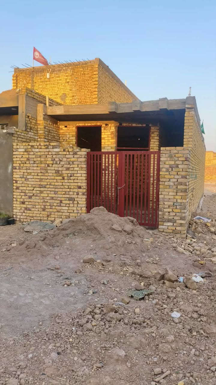 بسم الله ...
بيت هيكل طابق واحد ١٠٠ متر قرب شارع بيت حايف
 سند ٢٥ 

غرفه حمام صاله ومصبخ طبك واستقبال بناء متعوب عليه وسعر معقول 
السعر ٣٥ وبي ومجال للشراي  للاتصال صاحب البيت 
***********
