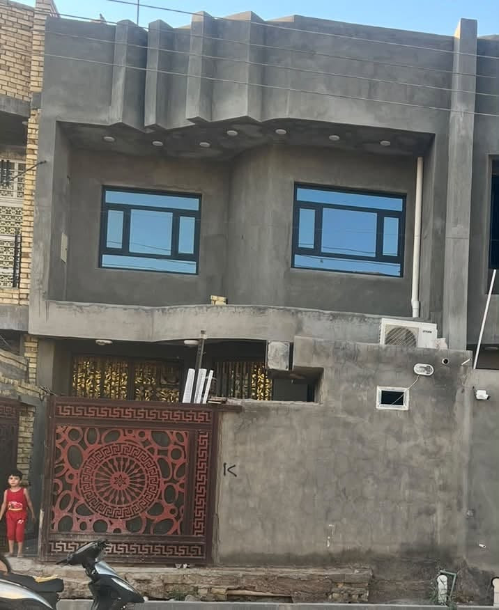 دار للبيع ١٣٠ متر 
على طريق المشايه 
الطابق الارضي استقبال مطبخ صاله غرفه صحيات خارجيه وداخليه 
الطابق الثاني غرف نوم عدد ٢ وصاله وصحيات 
الاتصال على الرقم
***********
