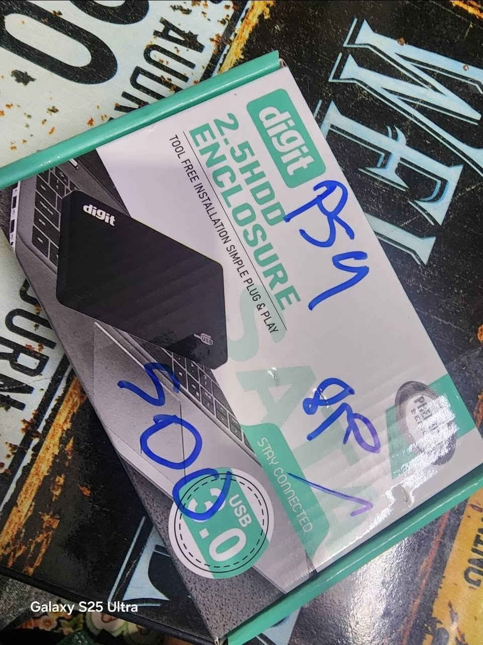 للبيع PS4 Fat أبيض – نظام 9.60 🔥
السلام عليكم، للبيع بلايستيشن 4 فات لون أبيض، نظيف جدًا وشغّال 100%، مهكر
🎮 مواصفات الجهاز:
PS4 Fat لون أبيض
مامفتوح 
نظام 9.60
ذاكرة داخلية 512GB
هارد خارجي 500GB
📦 الملحقات:
🎮 عدد 2 يدات وحده أصلية وحده تجارية
❄️ قاعدة تبريد للجهاز
🔋 UPS لحماية الجهاز من انقطاع الكهرباء
💽 هارد خارجي 500GB
📦 الكارتون والملحقات الأصلية
🎯 الألعاب المثبتة:
GTA V
EA SPORTS FC 26
eFootball PES 2025
Dragon Ball Z: Kakarot
Far Cry 6
Resident Evil Village
Red Dead Redemption 2
Horizon Forbidden West
وغيرها...
✅ الجهاز مفحوص وشغّال بدون أي مشاكل، جاهز للاستخدام.
📍 العنوان: بغداد – البنوك
📞 للاستفسار: ***********
السعر  400 الف
