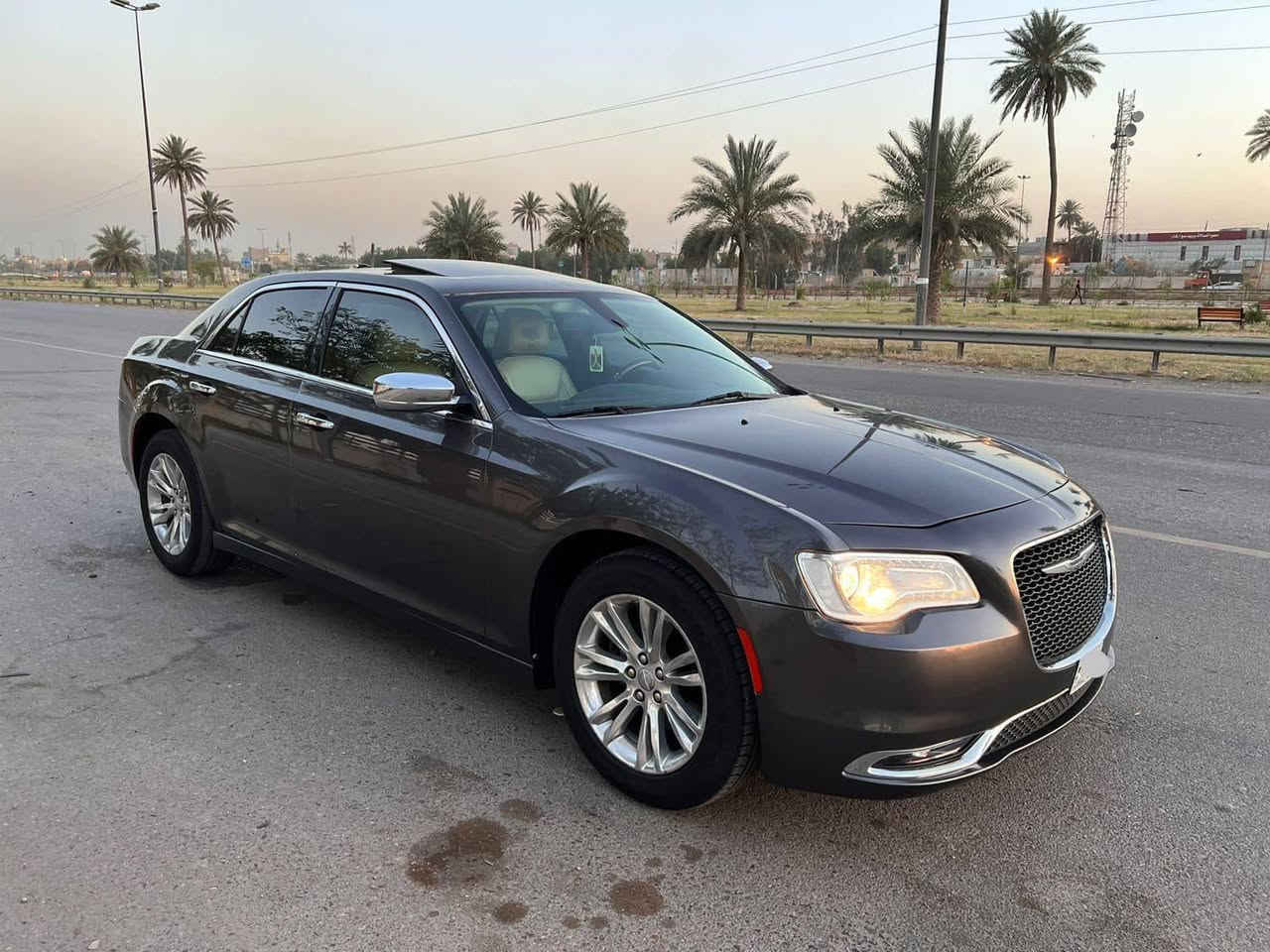 السلام عليكم
للبيع كرايسلر C300 اوباما 
2017 معلايه 2022 ماشيه  100mi رقم ذي قار باسمي الدولي شرط التحويل هزه جديده V6/3600
تو ويل
حادثهه قطعتين فقط صور مرفوقه

السياره جاهزه من كل نقص 
حداديه تخم تاير تدفئه تبريد كله جاهز
المواصفات/
كير ماوس 8 نمر
بانوراما قطعتين
تشغيل عن بعد
كشنات تدفئه تبريد
كشنات كهرباء جلد اسود
لايت زينون عدسه
شاشه كبيره تدعم كاربلي
بصمه تشغيل وأبواب
خزن ميموري
كامرا خلفيه
ستيرن كهرباء
تبريد قطعتين
تحكم ستيرن جهتين مع مثبت سرعه
مري كهرباء
برده خلفيه كهرباء
ويل18 بلادي
باقي المواصفات معروفه
السياره جاهزه ومال جناي 
سعرها 155 وبيه مجال 
مكاني ذي قار/ سوق الشيوخ
***********

