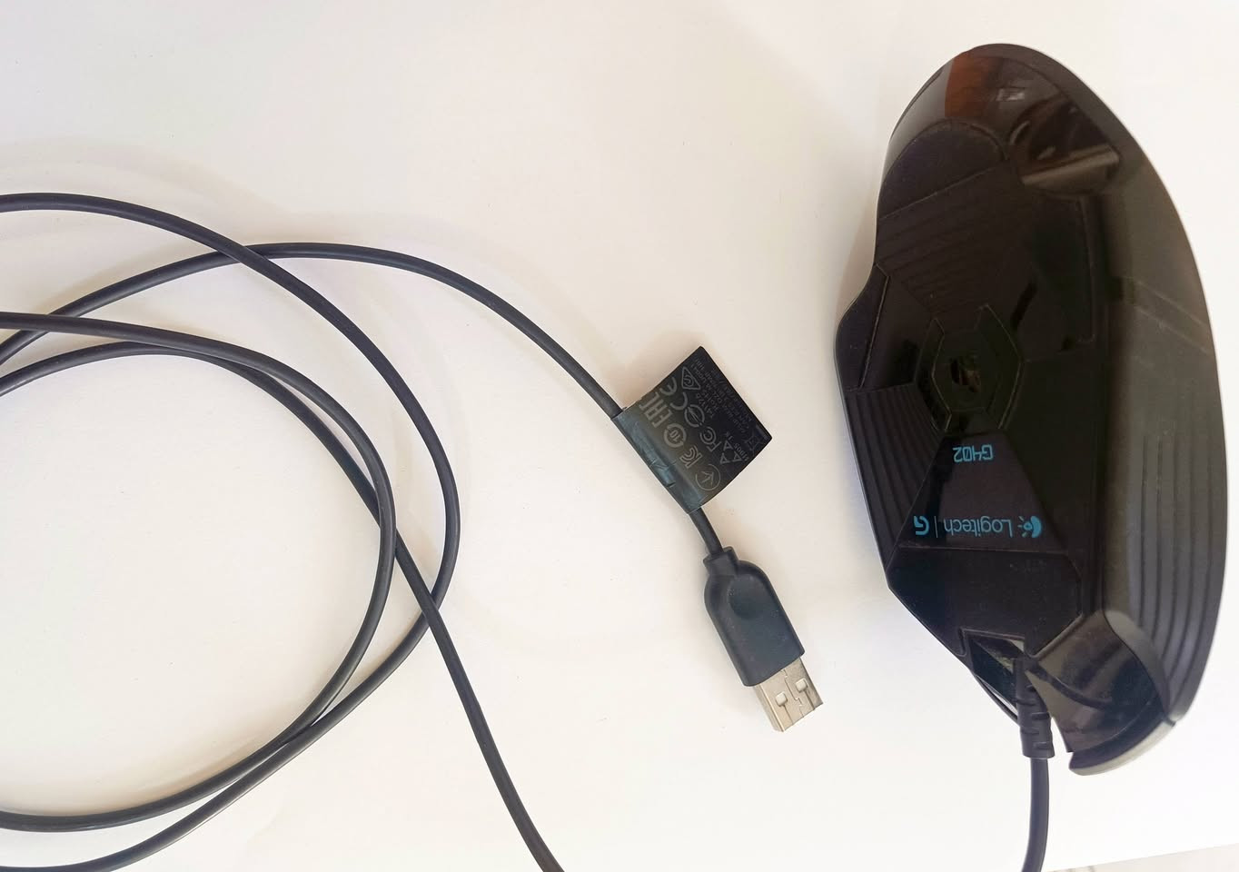 ‎ماوس كيمنك Logitech G402 🖱️
‎
‎✅ أصلي 100% - نظافة ممتازة وكأنه جديد
‎✅ حساس دقيق للألعاب السريعة
‎✅ أزرار جانبية إضافية قابلة للبرمجة
‎
‎💰 سعر 25 الف شامل التوصيل بغداد
‎واتساب ***********
‎
