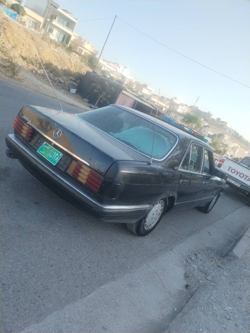 مارسیدز ڕیاسی بۆ فرۆشتنوو گۆڕینەوە گێڕوو مەکینەی ئەڕنەبی ۳۰۰۰  سەیارەیەکی جوانوو ڕێکوو پێکە بێ نوقسانیە  لە سلێمانی السليمانية, العراق
