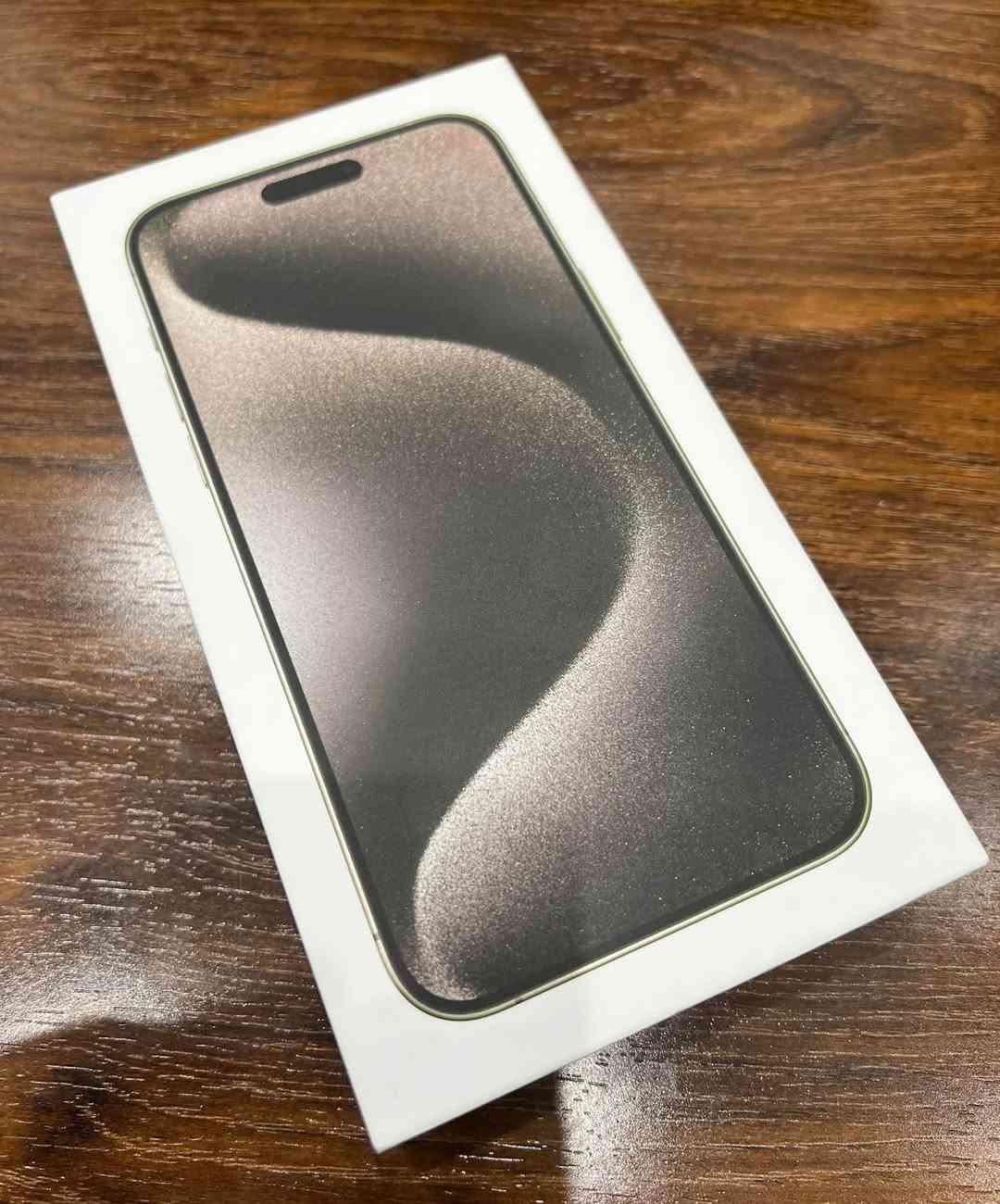 السلام عليكم …

ايفون 15 برو ماكس للبيع IPhone 15 Pro Max 
تيتانيوم طبيعي Titanium 
الذاكره 256
البطاريه 89‎%‎ عدد دورات الشحن 632
الجهاز نظيف نظيف الى ابعد حد 
وتر بروف ممبدل بي و لا قطعه و على الفحص
ملحقاته كامله و كيبل الشحن حتى ممستخدمه
كل التفاصيل موضحه بالصور 
حتى باكيته مطابق للسيريل 
السعر 1.150.000

مكاني بغداد حي الجهاد
***********

نص مكتوب في الصور:
- ١٢:١٦
- حالة البطارية
- عادية
- تعمل بطارية iPhone هذه على النحو المتوقع. حول البطارية والضمان...
- الحد الأقصى للقدرة
- ٨٩٪؜
- هذا قياس لقدرة البطارية مقارنة بقدرتها عندما كانت جديدة. قد تتسبب القدرة المنخفضة بتقليل ساعات الاستخدام بين عملية الشحن والأخرى.
- عدد الدورات
- ٦٣٢
- هذا هو عدد مرات استهلاك iPhone لقدرة البطارية. معرفة المزيد...
- تاريخ التصنيع
- شباط ٢٠٢٤
- أول استخدام
- حزيران ٢٠٢٤