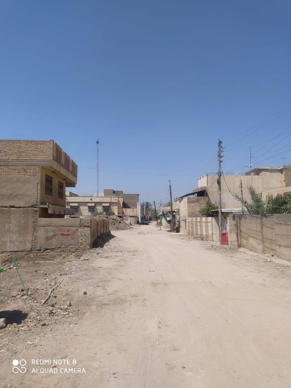 كما عودناكم دائماً على تقديم الأفضل، نطرح بين أيديكم عرضاً جديداً:

للبيع بيت مساحه 200  متر 
طابقين يحتوي على 2  غرف نوم 

جنس العقار طابو صرف 

​📍 الموقع: 
 حي الطياره شارع بغداد بفرع مثلجات الامير 
يبعد عن الشارع 150 متر تقريبا 

ملاحظه 

البيت بناء التسعينات ينسكن بيه وحاليا مسكون بيه 
والبيت ورثه وكلهم جاهزين للبيع 

​للاستفسار عن السعر والتفاصيل، يرجى التواصل معنا عبر الاتصال  ***********
