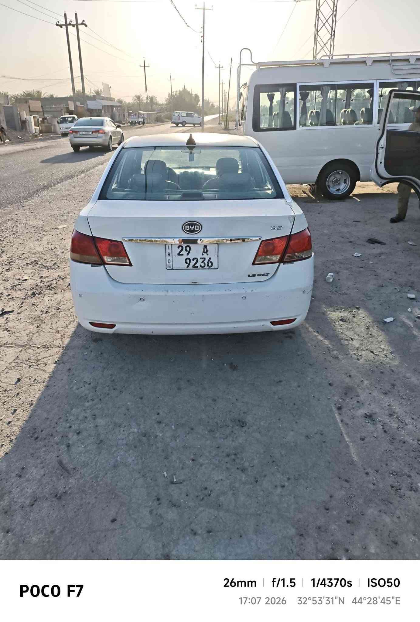 السلام عليكم BYD. G3.  2013 كير اوتوماتيك المرغوب
مكفوله كفاله عامه 
معمر بيها خياسات فقط 
 كير ومحرك شرط الكفاله   منظومة تبريد  جديده
  تاير نضيف محرك جديد سيارة ما عايزها اي شي فول مواصفات  سياره حلوه وشرط الفحص
 رقم وسط 29 انكليزي باسمي والتحويل مباشر  جديده سنويه جديده سياره جاهزه   السعر 45 رقمي ***********
