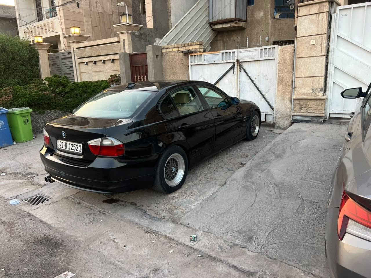 سلام وعليكم بيئم موديل 2007مكفوله كفاله عامه من الصبغ والظرر بيهه بارد بلبونيد فقط تبريد ثلج السياره جديده بمعنه الكلمه محرك سته سلندر رقم النكليزي بسامينااا فول مواصفات كشن جلد رادارات نقطه عمياء تنتا سحب رفع السياره فول كير اوتو ‏‪***********‬‏الخاص مغلق هاذه الرقم بي واتساب السعر 95 شعدك مراوس دزلي واتساب مكان السياره كركوك
