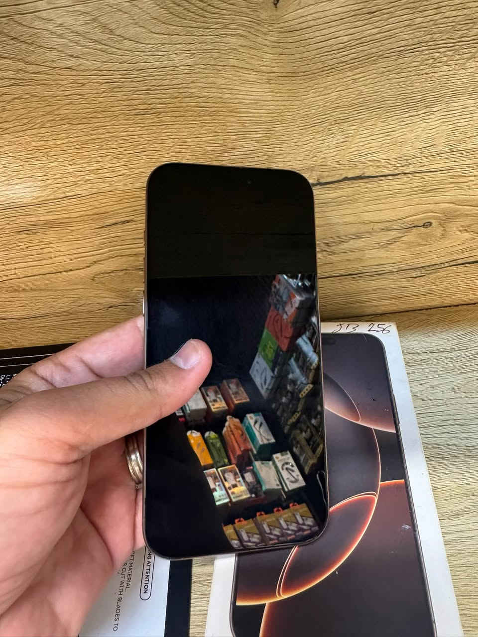 16 pro max جهاز نضيف كلش  شرق اوسط بطارية 92  🔋مكان الدورة سعر 1340 الف  ***********
