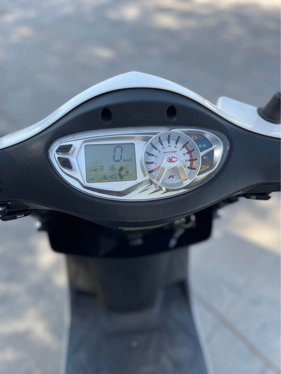 Cymco GP125
كامكو وارد يابان 🎌🇯🇵🀄️ 
مكينه 125cc
عداد 2000 زيرو الفين ماشيه 
مكفوله من الزلغ ولشخط 
نضافه 100‎%‎ 
مكان الدراجه /بغداد الكاظميه 
*********** St Andrew, Surrey
