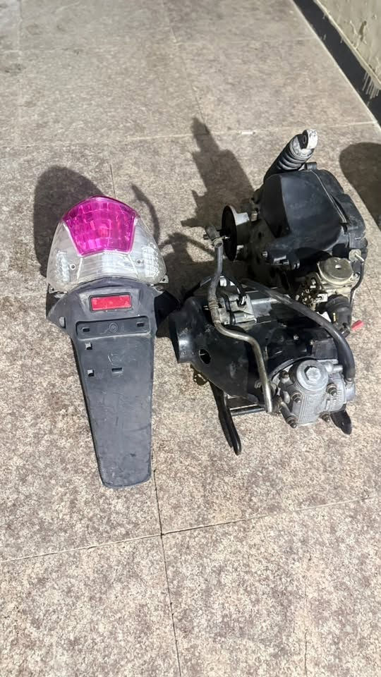 مكينه ماكس نضيفه بس كاعد امشي بيها وطفت ي نقص مابيها بلاديه +قبق هندر موجود سعرها 50+ذيل بلاد مال ماكس سعر 10+دبلات بلاد مال ماكس امامي مامصورات نضيفات مكاني حي الفداء رقم الهاتف ***********
