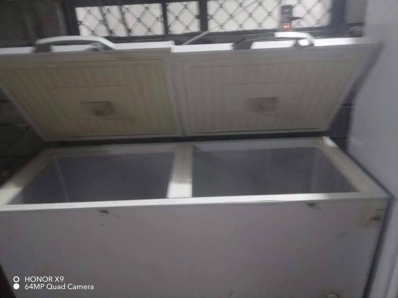 وصول مجمدات حجم كبير مالت مطاعم او عوائل كبيره 24 قدم السعر 250 ألف والاخرى 300 ألف
تكريت القادسيه شارع الدفاع المدني مقابل صيدلية الواثق مجاور الرعايه الاجتماعية معرض النعيمي للاثاث للاستفسار ***********

نص مكتوب في الصور:
- HONOR X9
- 64MP Quad Camera
- O HONOR X9