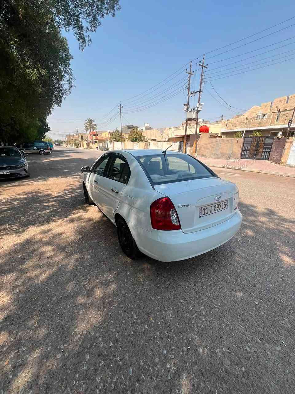 السلام عليكم
اكسنت موديل 11 للبيع خليجي 
بيها صبغ جاملغ وبنيد بدون دواخل 
السيارة عليها بوليش جديد وحمام 
مكاني بغداد الاتصال ***********
السعر 92
