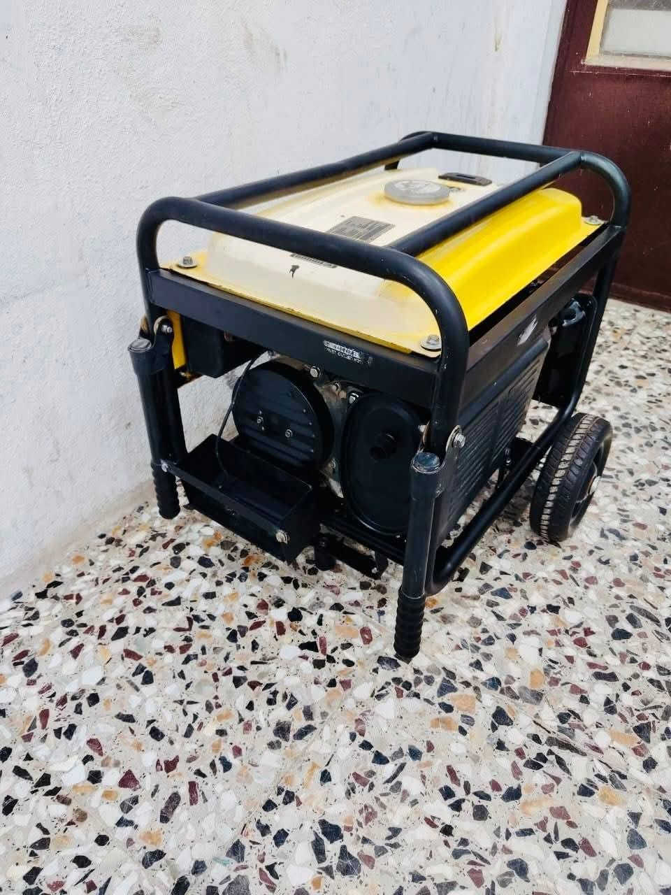 مولده استرا كوريه الباب الاول بانزين.3 ونص كيفي15امبير ملف نحاس  الحجم الكبير . مولده كلش جديده 
 مشتغله خمس مرات (  الله شاهد ورقيب ) 
جداً بلاديه مداخله اي تصليح نكره بل تشغيل السعر  200 الف  مكاني  سيف سعد 
***********
