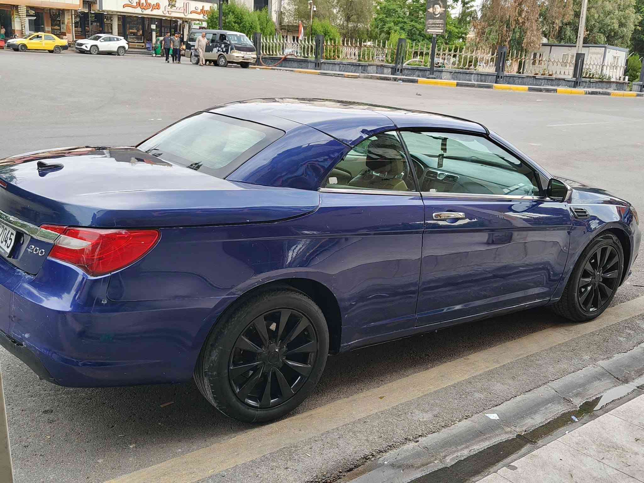 c200 موديل 11 محرك 3600 كامله بدون نقص فقط التنتة سعرها 48 وبيها مجال
محرك وكير نضيفات 
صدر جديد
تبريد ثلج
***********
