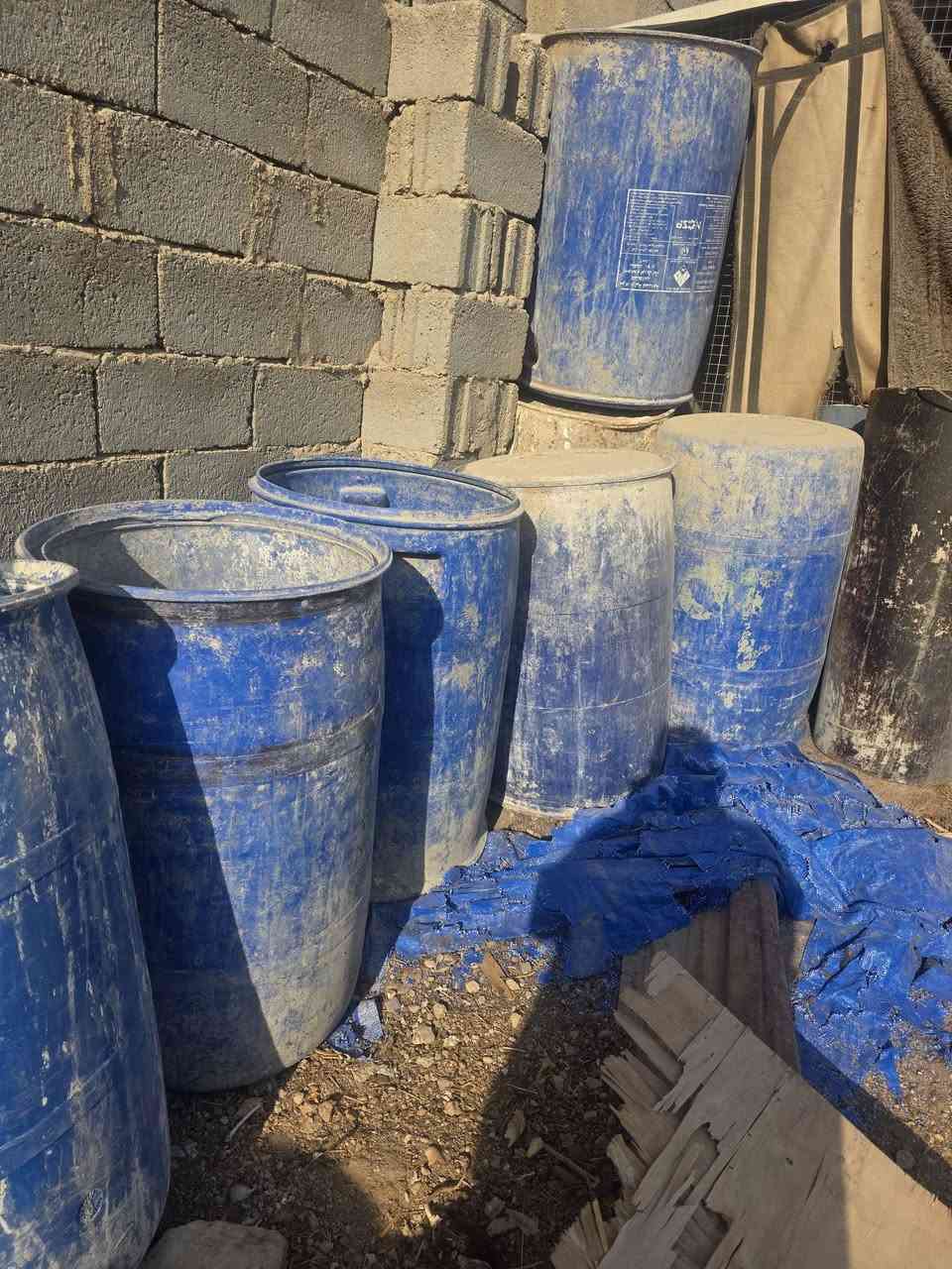 السلام عليكم 
10 براميل ماء 220 لتر 
منجنيق بيهن 20 واحد اوقل مترين ونص ومترين ومتر ونص 
مكاني كربلاء سيد اسماعيل 
***********
