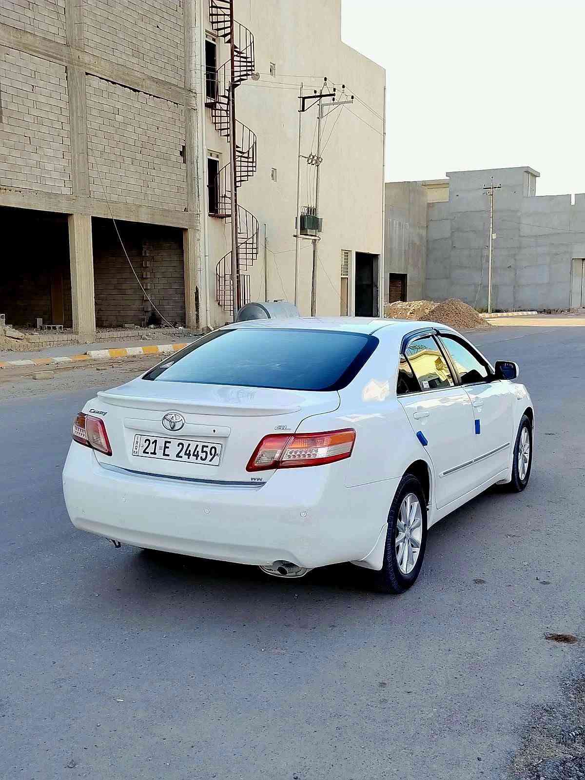 السلام عليكم ورحمة الله وبركاته
سيارة كامري للبيع ٢٠١٠ خليجي 
لون ابيض ثلجي فئة GL 
رقم سليمانة اوربي سنوية جديدة 
مكينة كير شرط تخم تاير صدر جديد 
تبريد ثلج غرفة جديدة لايت زونون 
سيارة جديدة وجاهزة على الاخير 
الضرر مرفق مع المنشور 
المكان تكريت الزهور
رقم الهاتف  ***********
