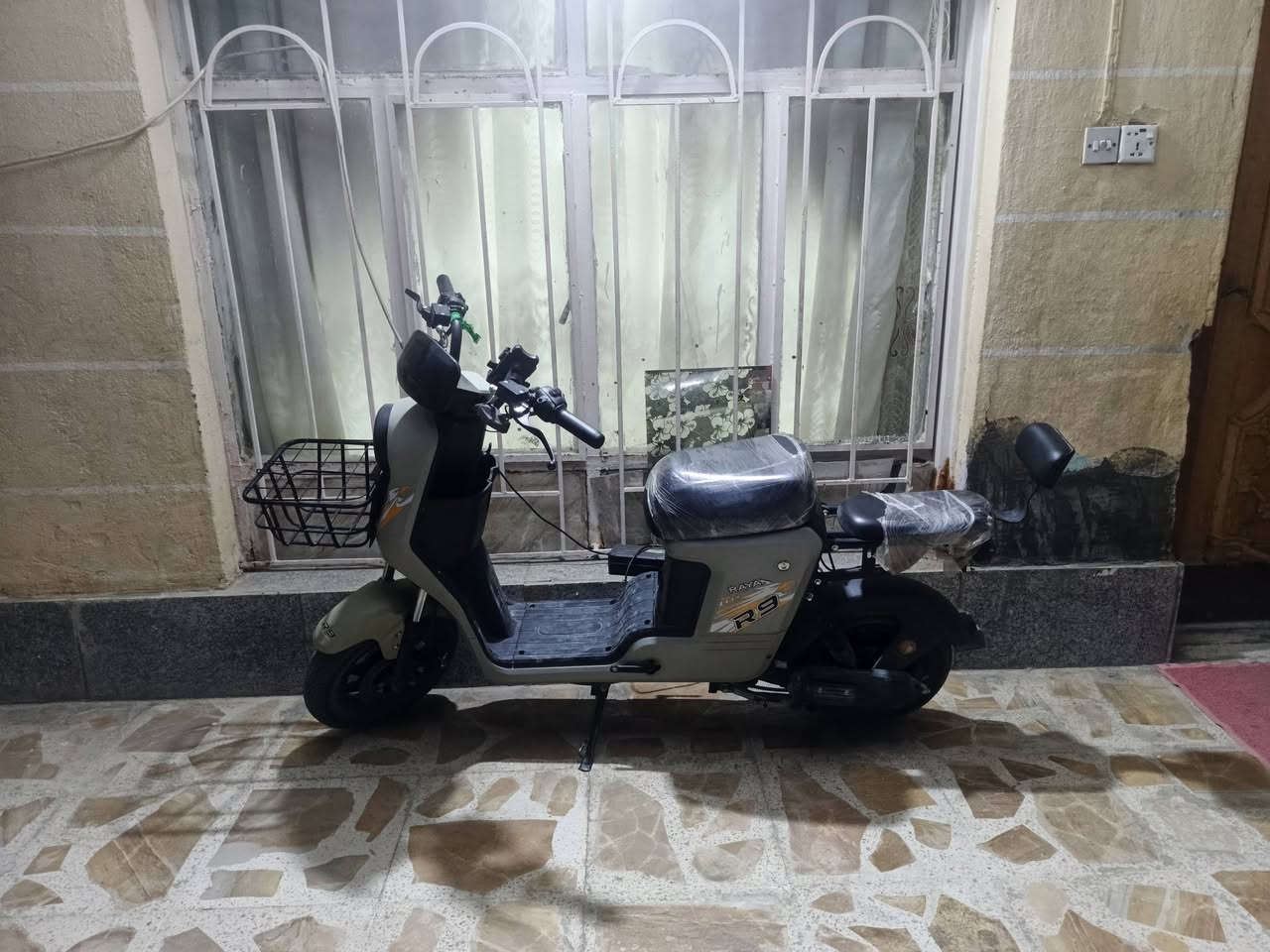 ار٩ • فول مواصفات • ٥باتري جدد