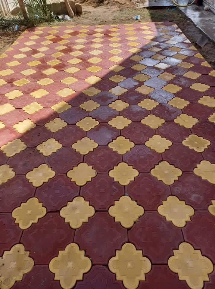 مقرنص روافد للأرصفة والحدائق 🏡، نقدم لكم أفضل أنواع مقرنص الإنترلوك بألوان وتصميمات جذابة. 🎨 لو تفكر تجمل حديقتك أو رصيف بيتك، احنا خيارك الأول! ✨ 
الموقع_ بابل_السورة_قرب سيطرة الاثار
 للتواصل. 
*********** 
***********

#أرصفة #حدائق #ديكور
