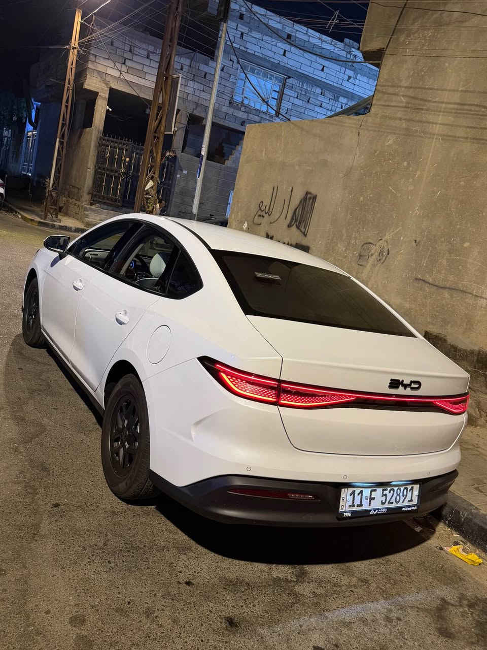 للبيع BYD SEAL 5 مديل 2025
مرقم بغداد بأسمي تحويل ثاني يوم
بعدها زيرو ماشية 6 الف الكلي بانزين وكهرباء 
‏‎مواصفاتها معروفة
‏‎محرك  1500 هجين ثلاث انظمه
‏‎شحن ذاتي + هايبرد + شحن خارجي
‏‎يمشي بالتفويله 2000 كيلو مع الشحن المنزلي 2100
شاشه وسطيه+ كامره خلفيه دواره
حساسات خلفيه
كارت‎ / ‎بصمه  
هاند بريك بصمه اوتو هولد
كيجات شاشه
لايت لِد لايت اوتو + لِد صباحي
تبريد قطعتين
داخل ابيض  
اناره محيطيه ١٨ قطعه بيها 
السياره كفاله بعدها زيرو
اللون( ابيض )  
مكان السيارة البصرة القبله
السعر 135$ وبيها شي قليل
للتواصل
*********** البصرة, العراق
