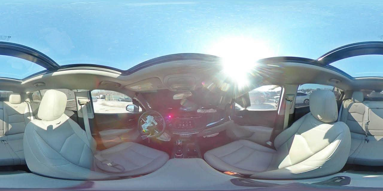 السلام عليكم 

كديلاك XT4  2023
 فول مواصفات فئة لاكجري
جلد فتحه بانوراما 
جنطة كهرباء 
تحديد مسار 
 كشنات تدفئة 
حادث بنيد فقط و موضع بالصور  
 
رقمها  بغداد و بأسمي 
هاتف / ***********
مكان السيارة بغداد

نص مكتوب في الصور:
- 41932365