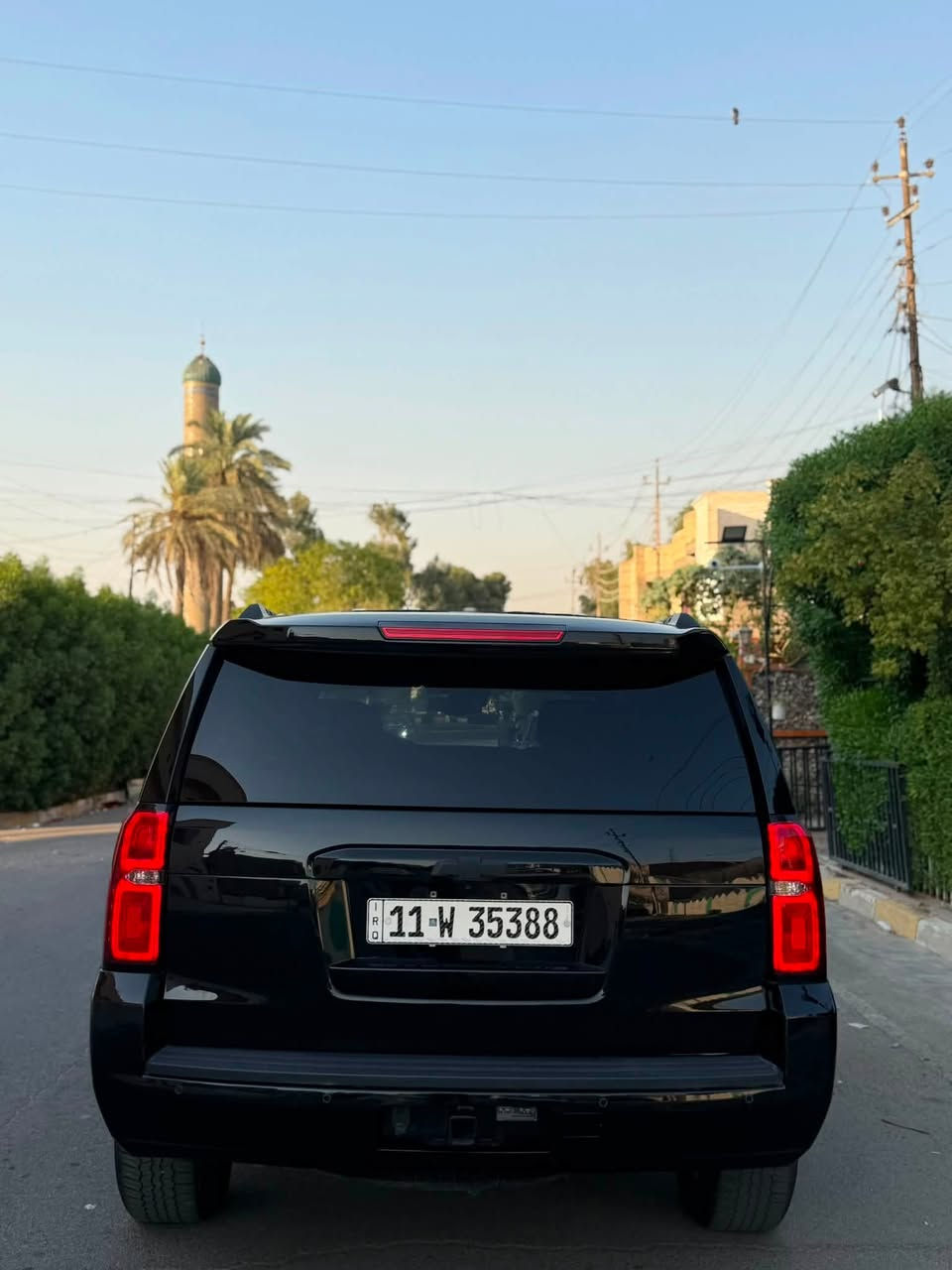 ألسلام عليكم 🙋🏻‍♂️🌹
للبيع تاهو موديل 2020 LT رقم بغداد الجديد دولي بأسمي تحويل ثاني يوم  سنويه و هزه جديده ألسياره وارد أمريكي صور امريكا بالمنشور سرقه باب فقط بدون حادث بدون ايرباك بدون دواخل بيها فقط الباب سرقه وصابغيها للباب بقيه سياره مكفوله من صبغ وتبديل السياره مكينه 8 سلندر 5.3 مكفوله جاهزه وجديده بمعنى الكلمه ماشيه 160 الف 
مواصفات 🖤🚘
شاشه كبيره لمس قاصه  كامره دواره
نظام صوت Bose   
كشنات جلد 7 راكب كشنات أماميه كهرباء تدفئه تبريد 
دوسات كهربائيه  
كشنات خزن ميموري ذاكره 
تبريد ثلاث قطع تبريدها بلادي ثلج جامد 
تشغيل عن بعد جنطه كهربائيه 
رادرات خلفي وأمامي وحساسات مسار خطي 
مانع انزلاق وانظمه قياده 4WD
ويل كب مع تخم تاير جديد دنلوب ياباني 
فول تحكم ستيرن 
زنون عالي ناصي لدات وكلشي شغال وجاهز 

للأستفسار *********** أسيا ➡️

          *********** عراقنا  ➡️

أبو علي مكاني بغداد ألبياع السعر 285 وبيها مجال ❤️
