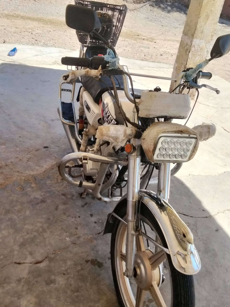 بعد السلام يوجد موطور ابو الكله 2021 محرك مامفتوح كهربائية كلها شغاله سلف تواير جدد ضو عالي ناصي اشاير كلها شغاله دبلات خلفي امامي شغاله كيوجه شغاله تانكي جديد موطور كلو شغال مال جاني شلعه ورزانه فول 
السعر 475وبي مجال لشراي 
لاستفسار ***********
