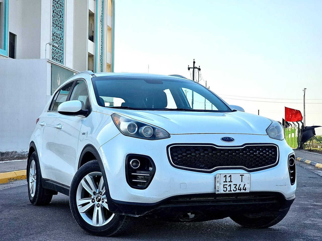 KIA SPORTAGE 2017
🇺🇸 وارد أمريكي
⚙️ محرك 2.4 GDI بنزين — 4 سلندر
🛞 4×4 فور ويل
🛡️ مانع انزلاق
🔥 مقاعد أمامية مدفأة
❄️ قطعتين تبريد
📺 شاشة وسطية
📷 كاميرا خلفية
🏁 3 وضعيات قيادة
👨‍👩‍👧‍👦  5 ركاب
📍 ماشية : 200,000 كم

🔧 حادثها دعاميه خلفيه وشويه من الجاملغ الخلفي
✔️ السيارة جاهزه وملتزم بالصيانة الدورية 
🎞️ كل التفاصيل واضحة بالصور

💵 السعر :  155 ورقة 
📍مكاني الكوت
📞 التلفون :  ***********
