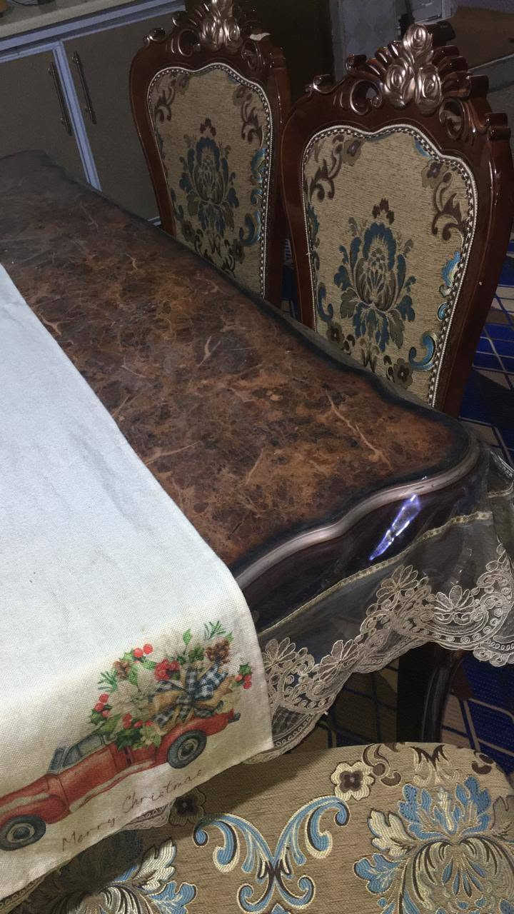 سلام عليكم
رخصة مدير الكروب المحترم 
ميز طعام ملكي 6 مقاعد ميز جديد ونضيف 
السعر 450 وبي مجال 
للاستفسار *********** بي واتساب
