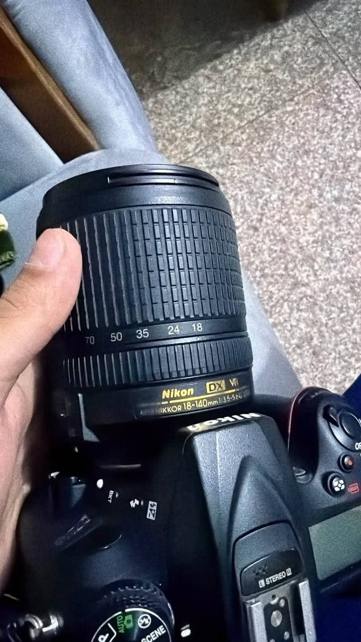 nikon d 7200
نيكون مستعمل كفاله جداً نظيفه  95%
شتر ١٥ الف 
ملحقات كامله ( حقيبه / رامات عدد ٢ / زوم عدد ٢ ) 
 تواصل *********** واتساب / بغداد وتوصيل موجود
