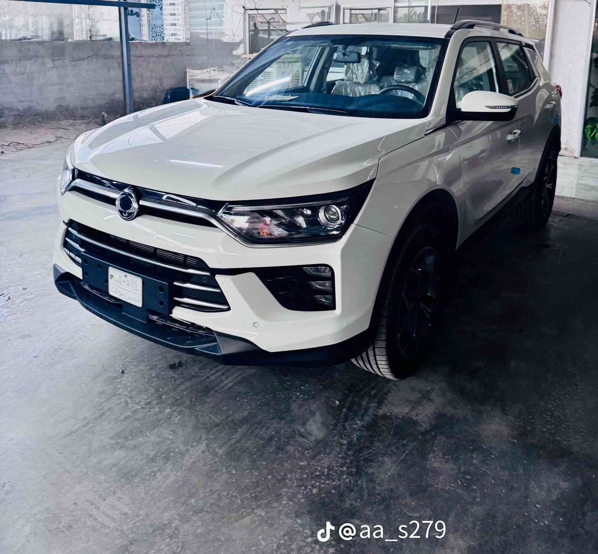 كورندو كوري موديل 2025
مسافه صفر كليو 
مواصفات خليجي 
مامرقم تريد ارقم أو ترقمها حسب محافظتك
سياره حره .زيرو مسافه
محرك 1500 تيربو يعني 3000
ويل 18كامرة خلفية واماميه
لد خلفي و امامي حساسات 

🛑 كوريه.. 

تحويل ثاني يوم 

رقم صاحب السياره 
***********

نص مكتوب في الصور:
- للبيع: كوراندو كوري موديل 2025 (جديدة كلياً) مسافة صفر كيلو (زيرو) مواصفات خليجي محرك 1500 تيربو (بقوة تضاهي 3000) (خيارك للتسجيل حسب محافظتك) غير مرقم ويل 18 بوصة كاميرة خلفية وأمامية إضاءة لد خلفية وأمامية وحساسات سيارة حرة وجاهزة تحويل ثاني يوم للواصل مع صاحب السيارة: ***********
- @aa_s279
- KGM KORANDO 2025 صناعة كورية | وارد حديث 🇰🇷 السعر: _ 230 مع لوحات 2015$ بدون لوحات للاستفسار: ارسل رقم 1 خاص. 0 km @aa_s279 القمة لتجارة السيارات