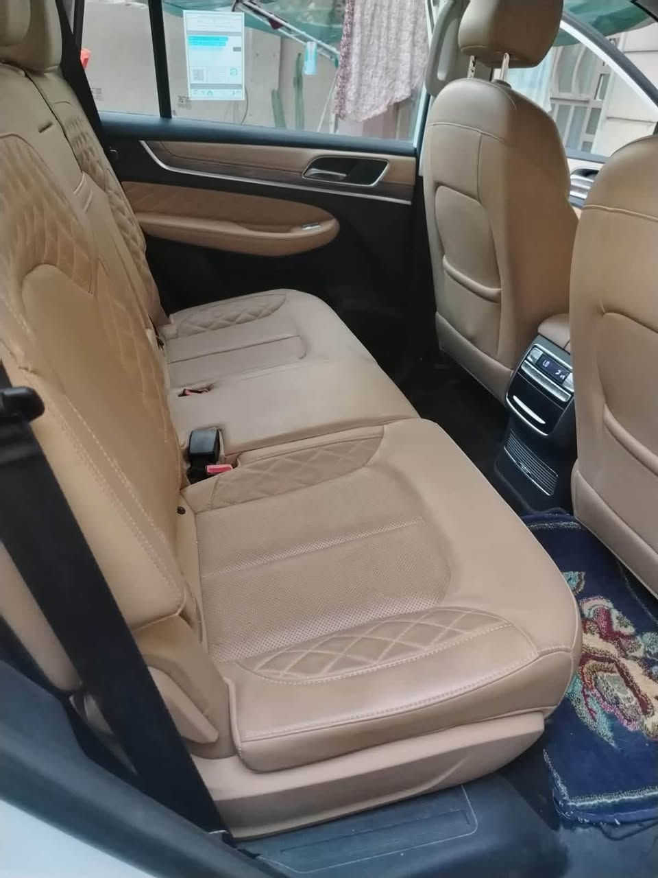 السلام عليكم للبيع أو مراوس
عندي MG RX8 2022 السيارة من فئة الlux ضمان الشركة 6 سنوات أو 200 ألف 

🚗- محرك 2.0 تيربو 

🚗- تحكم ستيرن كامل +مقاعد جلد لون بيجي 

🚗- ثلاث قطع تبريد+ تدفئة وتبريد بالمقاعد
🚗- ماشية 39 ألف 

🚗- حساسات امامية + خلفية + كاميرا 360 
🚗- شاشة عدد 2 

🚗- apple car play + android auto 

🚗- خمسة وضعيات قيادة بعد اكو مواصفات 
هواية 
🚗 - السعر 23 مليون ماكو هيج سعر 

للاستفسار الاتصال على الرقم ***********
