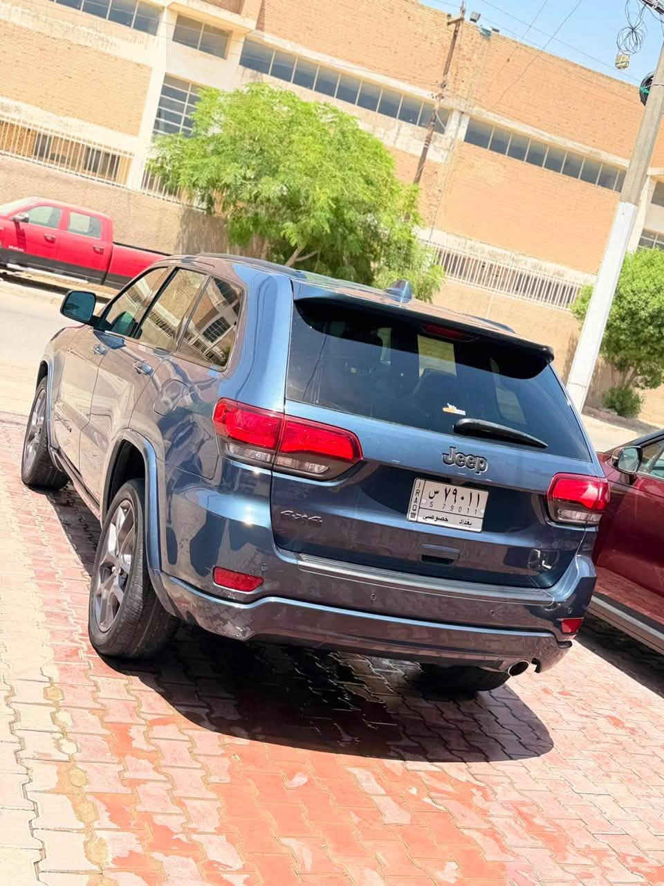 � للبيع | Jeep Grand Cherokee Limited 2021 🇺🇸
✅ موديل 2021 وارد أمريكي

✅ محرك 3.6L V6

✅ (80 ثمانينية)

✅ ناقل حركة أوتوماتيك 8 سرعات

✅ نظام دفع رباعي 4×4

✅ شاشة وسطية كبيرة Uconnect

✅ كاميرا خلفية

✅ حساسات أمامية وخلفية

✅ فتحة سقف بانوراما

✅ مقاعد جلد أصلية

✅ مقعد السائق كهربائي

✅ تدفئة مقاعد أمامية

✅ تدفئة مقود

✅ تشغيل بصمة (Keyless Start)

✅ دخول ذكي (Keyless Entry)

✅ مثبت سرعة

✅ تحكم بالمقود متعدد الوظائف

✅ نظام بلوتوث ومنافذ USB

✅ مرايا كهربائية

✅ إنارة LED نهارية

✅ جنوط ألمنيوم أصلية

✅ زجاج كهربائي كامل

✅ تكييف أوتوماتيك ثنائي التحكم

✅ نظام مانع الانزلاق والثبات الإلكتروني

✅ وسائد هوائية متعددة

✅ لون مميز وحالة ممتازة

وباقي المواصفات المعروفه

💰 السعر: 22,300 دولار قابل للتفاوض للجادين

📞 للاتصال والاستفسار:

***********

🚗 السيارة نظيفة جداً وجاهزة للاستخدام، والفحص خير دليل.
