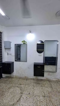 ٢ مرايات ٢ رفوف ٢ كومدي للبيع 07780047990 بغداد العبيدي