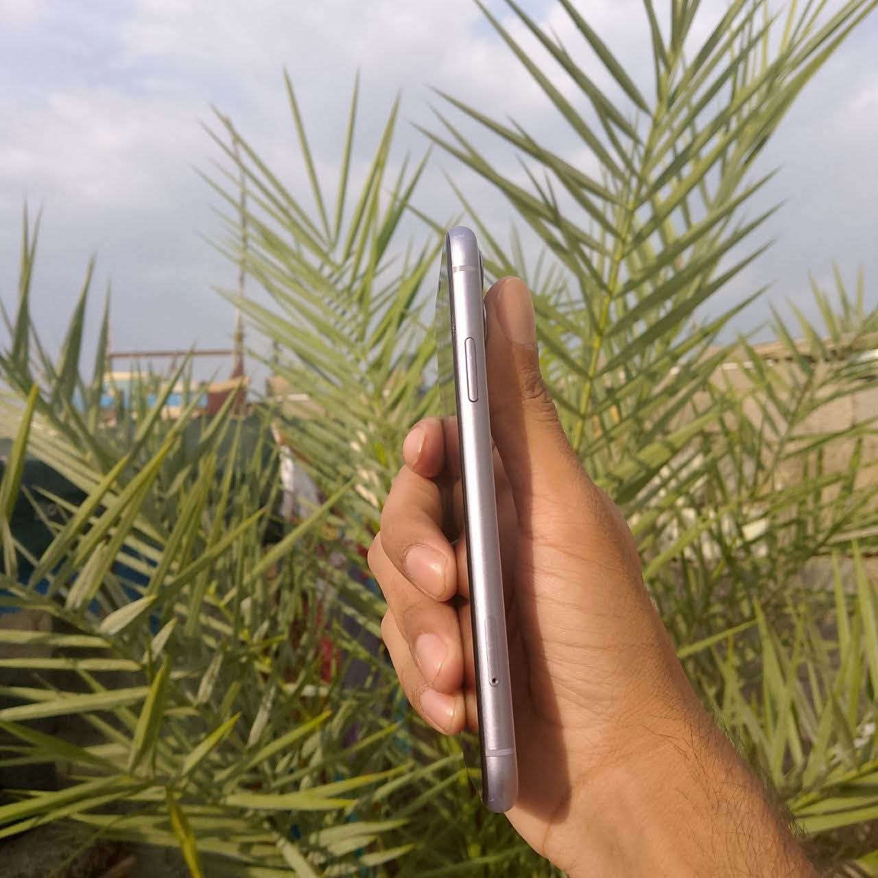 ايفون 11 العادي (بلاااااادي) يعني مابدل بي اي قطعه
فيس ايدي شغال  تكنيك  اداء سرعه  صور فيديو الخط شغال 
ملاحضه مع الكارتونه الاصليه واير الشحن فقط 
سعر 250 الف وبي مجال حك جيه
مكاني كوت حي  الشهداء 
رقمي ***********

نص مكتوب في الصور:
- 7:46 حول الاسم iPhone إصدار iOS 27.0 اسم الطراز iPhone 11 رقم الطراز MWLX2AH/A الرقم التسلسلي DX3D63KMN739 انتهت صلاحية التغطية PARTS_AND_SERVICE_HISTORY الأغاني 0 الفيديوهات 110 الصور 966 التطبيقات 18 السعة 64 غ.ب.