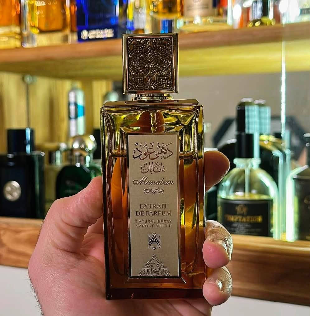 دهن عود مانابان من براند (عبدالصمد القرشي)، عطر خيالي برائحة العود الفاخر، وثبات وفواحان لا يُصدق! اشتريته قبل 4 سنوات وكنت أحافظ عليه بعناية فائقة. أربع سنوات فترة طويلة تجعل العطر يتركز ويصبح أكثر روعة. لست متأكداً من الكمية المستهلكة، لكن ما زال فيه أكثر من 75 مل. عندما اشتريته كان سعره 535 دولاراً، ولكنني أبیعه الآن بسعر مناسب جداً، ومن يرغب الشراء الاتصال على الرقم: ***********
