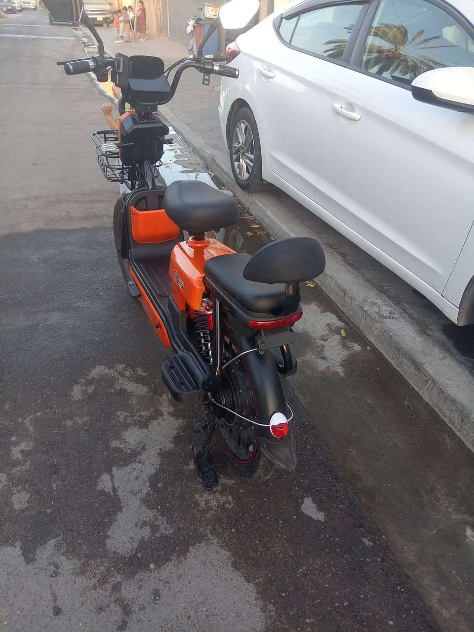 دراجه شحن لبيع بدون بطاريات الدراجه كلشي شغال بيهاا سعر 200 وبيهاا مجال العنوان بغداد حي العامل رقمي ***********
