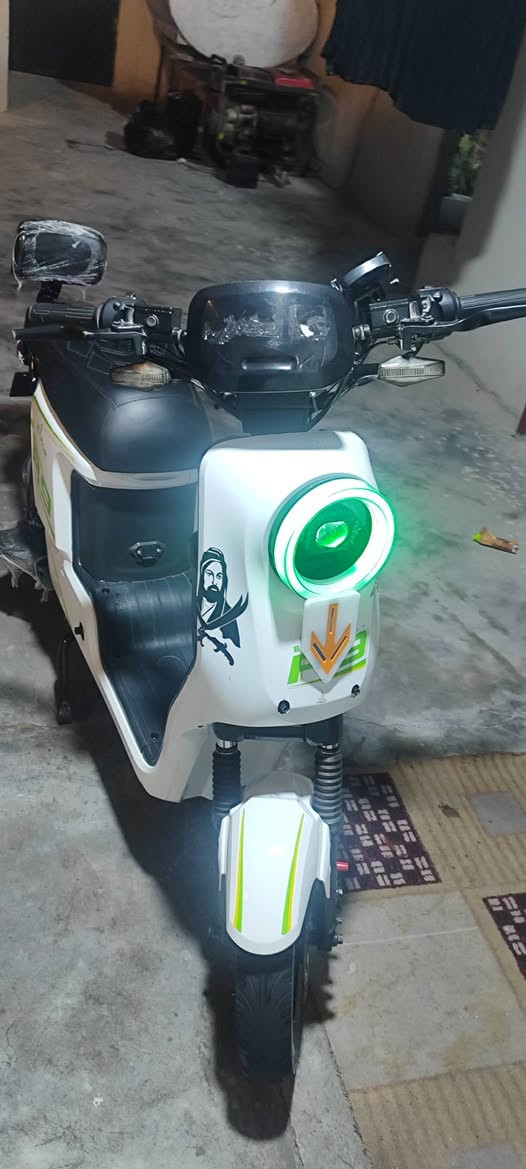 دراجه شحن R9 ب 350الف بيها مجال للشراي دراجه شحن R9 المعرفا مواصفات شاشه حديثه بريكات دسكات استاند تلفون استاند وسطي مع استاند جانبي تأيرات جدد جوبلس هورن اشاير كبل اشاره ليد الوان امامي خلفي مميز وحلو وعدسه خضره ولايت عالي وناصي دراجه غنيه عن تعريف بطاريات مضاف كدامك ملف شغال دراجه فول  ونضيفه لون ابيض حلو شركه البارون  العنوان البصره الزبير واتساب راسلني ***********

