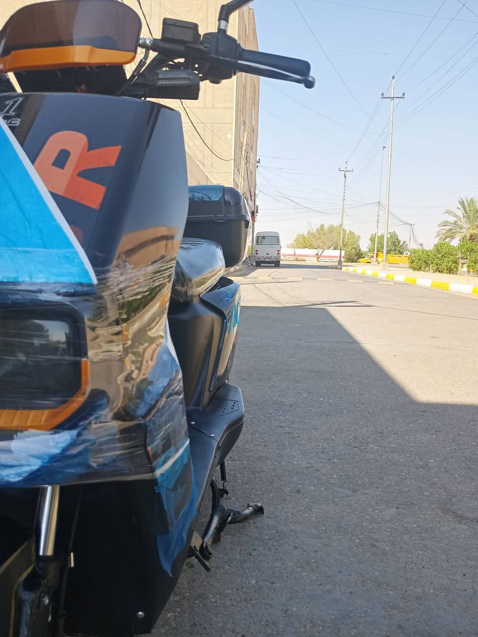 دراجه شحن للبيع موديل 25 ثلاث سرعه دراجه نظيفه وجديده وكل شيء ما بيها بطارياته كلهن يقرن 11:30 مكان التامين قرب مطعم الصاعده الاستفسار على هذا الرقم***********
