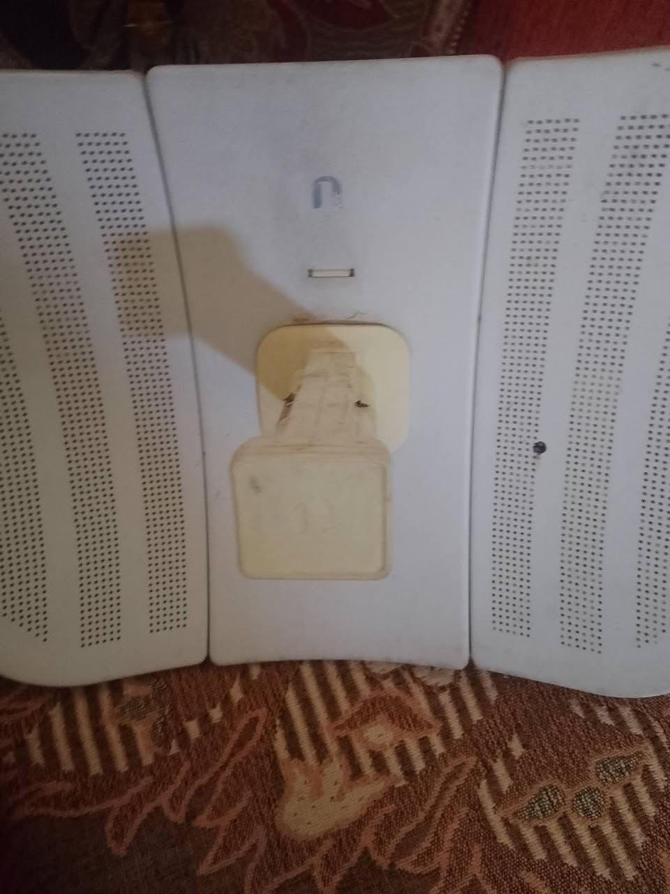 برج انترنت مع كامل ملحقاته شرط شغال تواصل مع هذا الرقم
***********
