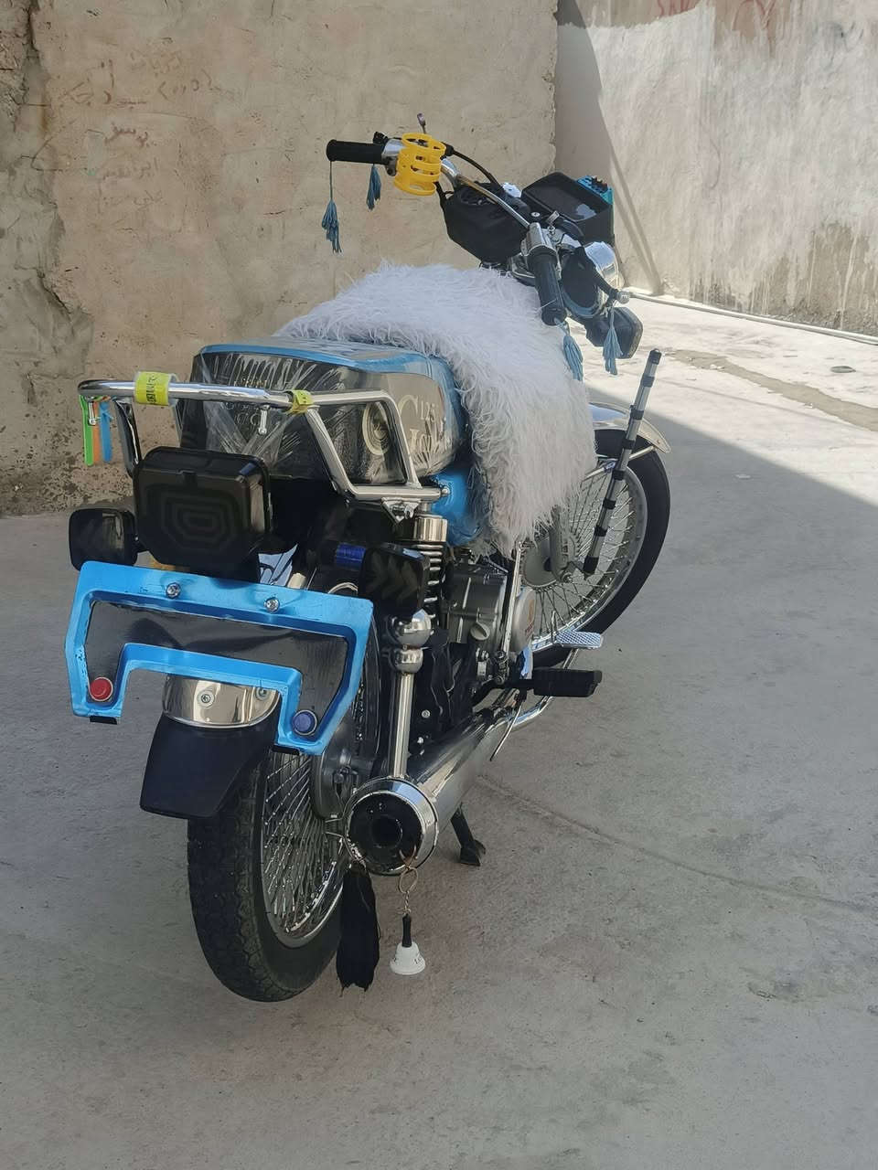 دراجه تايكر للبيع موديل 2023 دراجه شخطه ما بيها مكينه ما مفتوح دراجه اخو جديد اوراق موجود وبعد تفاصيل رقم الهاتف *********** واتساب هم اكو بي
