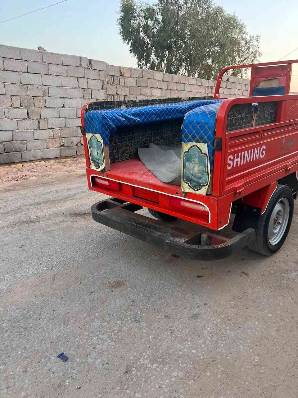 ‏السلام عليكم ستوت للبيع موديل 23 كفالة عامة شاص رقبة ست خير من الله لونه مميز برتقالي ‏مكاني نجف طريق كربلاء النجف 
***********
