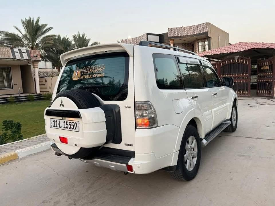 السلام عليكم 
باجيرو حبتور للبيع 2009 محرك 3000 السياره نظيفه وجاهزه من كل شي تبريد جديد دهن گير جديد السونار مرفق ماتصرف عليها دينار ابد صدر امامي كامل مع البوش جديد دسكات خلفي و امامي جديدبيها مروحه اضافيه ماتحمه ابد ولا تنقص دهن بلخير على الياخذها سعرها (130) 
 مكاني بغداد البياع الرساله الثالثه ***********
